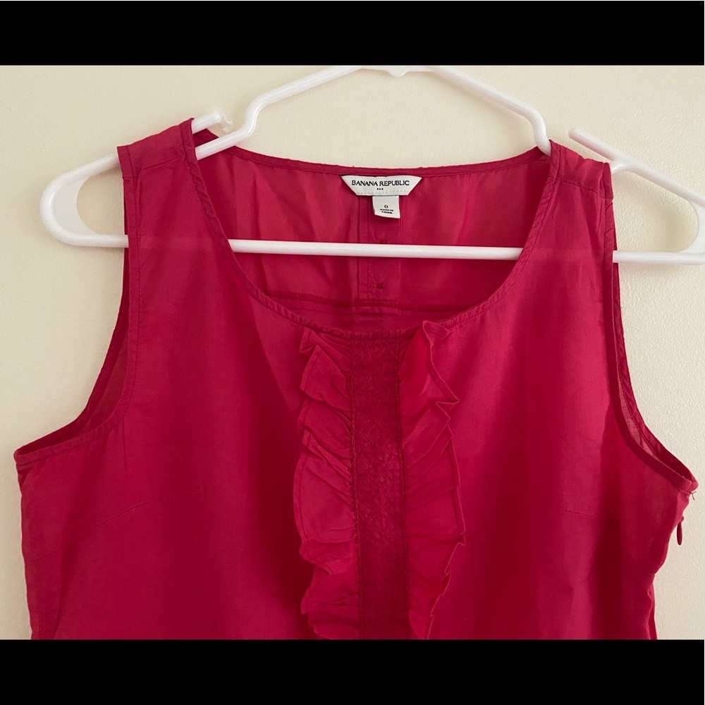 💕Pretty Bright Pink Ruffled Top - Picture 2 of 5